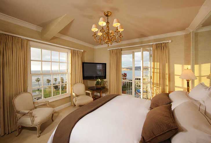 Best-Hotels-in-San-Diego-CA-La-Valencia