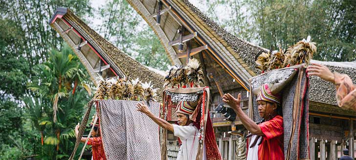 Top 10 things to Do in Indonesia - Toraja Funeral