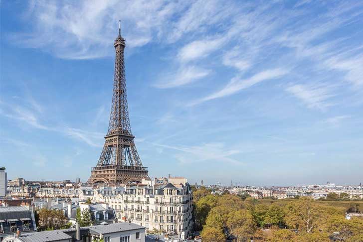 airbnb-paris-eiffel-tower-view