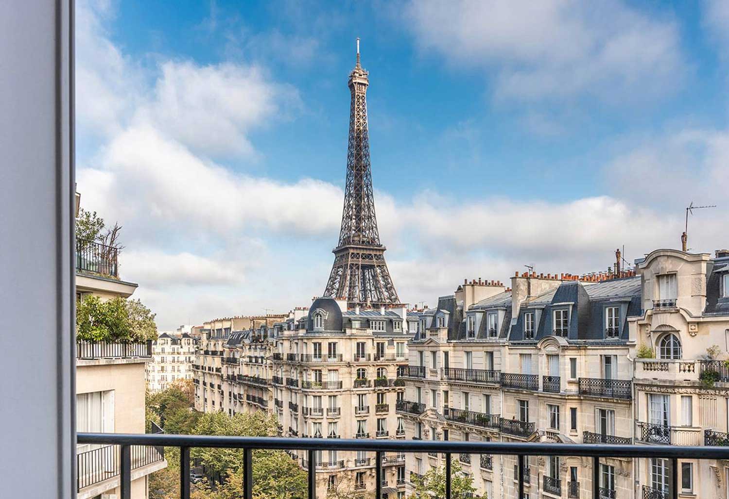 airbnb-with-view-of-eiffel-tower