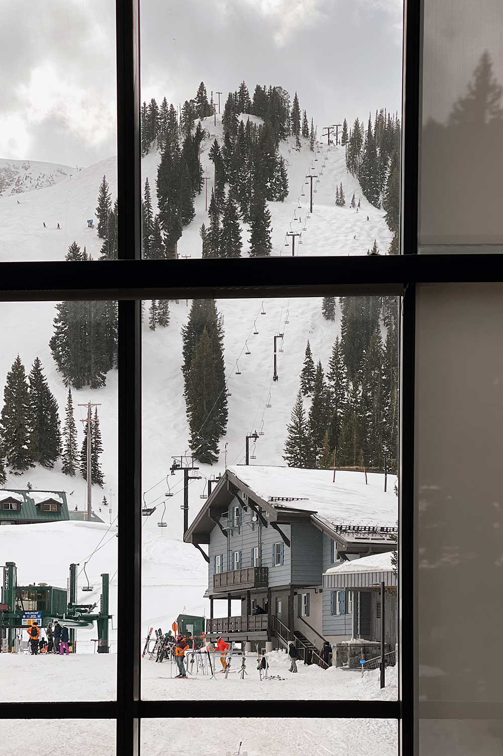 alta-ski-resort-goldminers-daughter-lodge