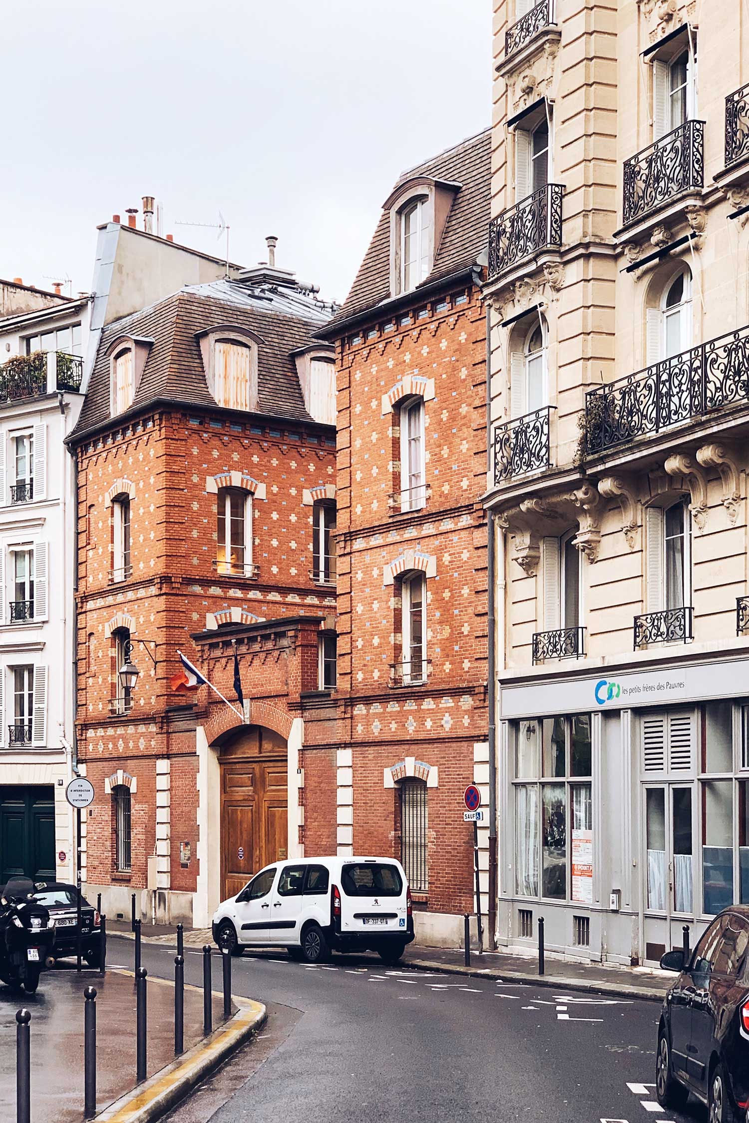 Oui Oui These Are The Best Airbnbs In Paris Balcony Views Etc