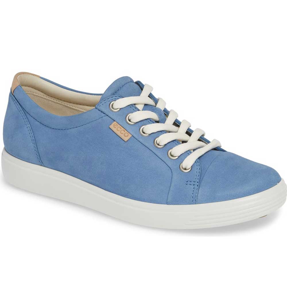 best-travel-shoes-for-women-ecco-soft-7-sneaker