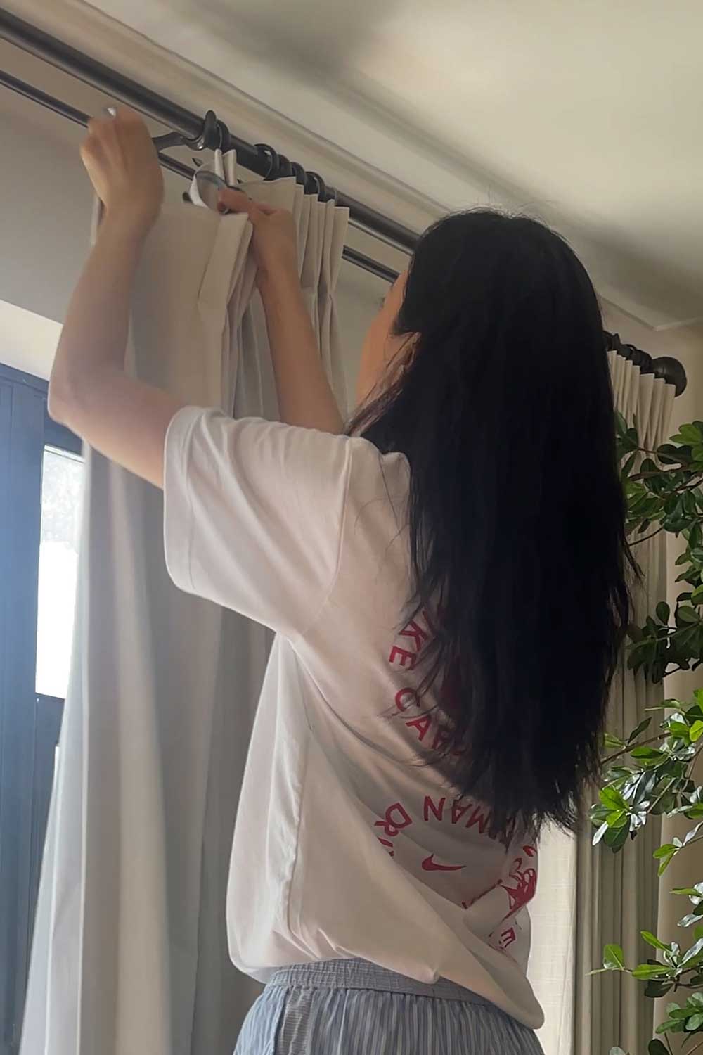 bypass-c-curtain-rings-for-wide-windows