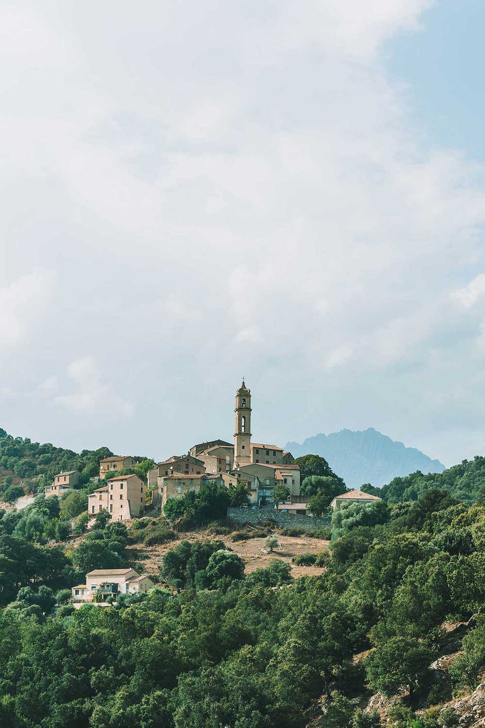 corte-corsica-medieval-town-on-top-of-mountain