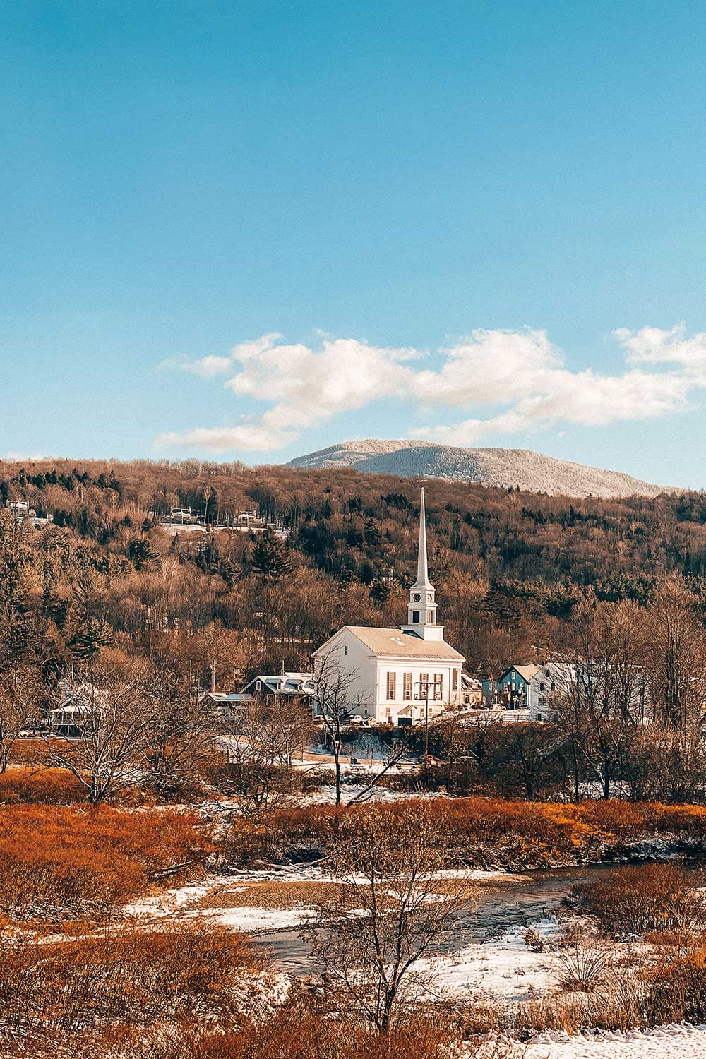 downtown-stowe-vermont-in-winter