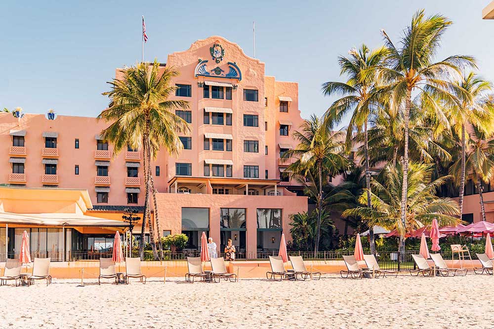 The 7 Best Hotels in Oahu Right On Waikiki Beach!