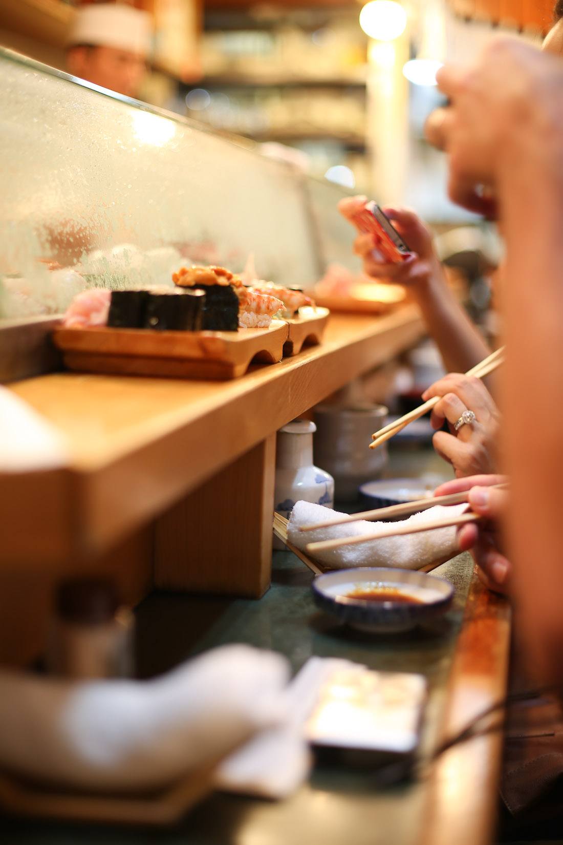 Sushi Ichiba & Daiwa Sushi at Tsukiji Market – Tokyo