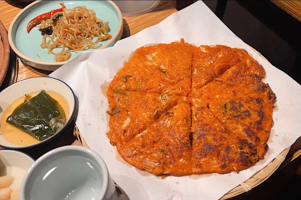 kimchi-pajeon-or-crispy-kimchi-pancake-in-seoul-korea