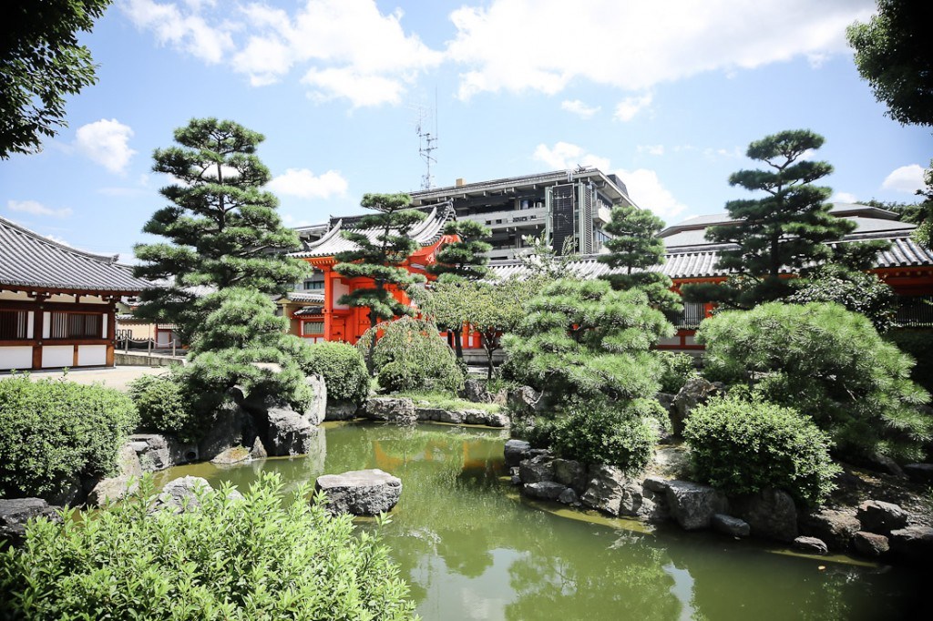 Sanjusangendo Temple and the 1001 Statues of Kannon