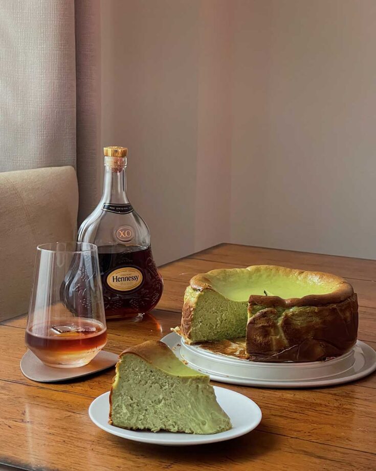 matcha-basque-cheesecake-recipe-served-with-hennessey-cognac-xo