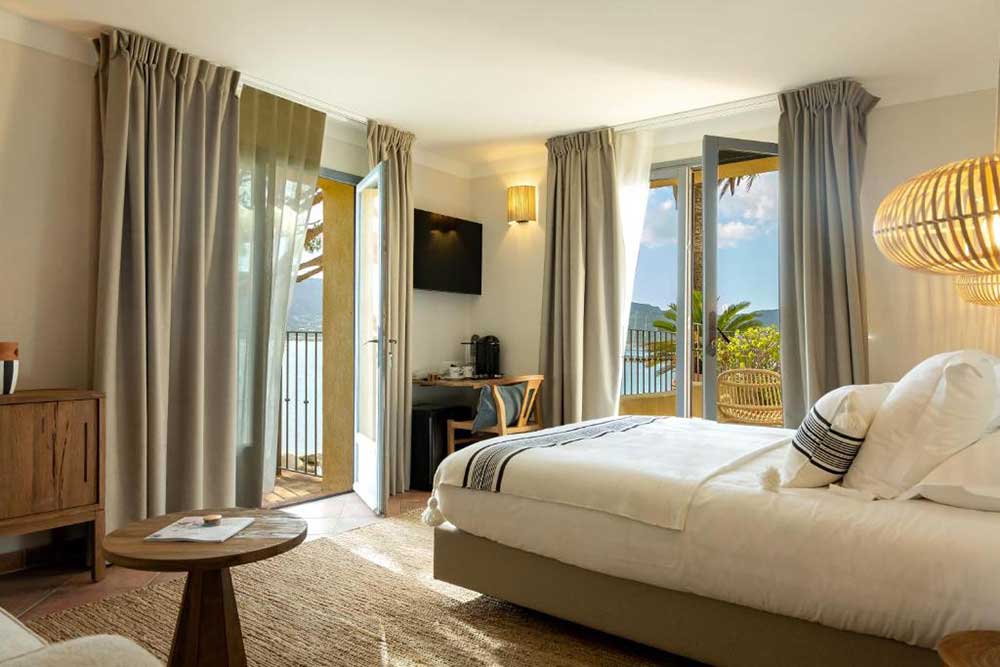 mid-range-hotels-in-porto-vecchio-Casa-Santini-x-Roc-Seven