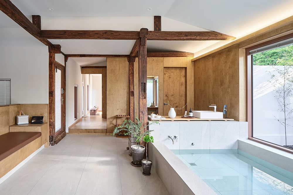 modern-hanok-with-private-bath-and-soaking-tub