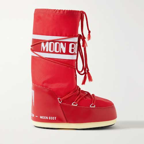 moon-boots-for-apres-ski-outfit