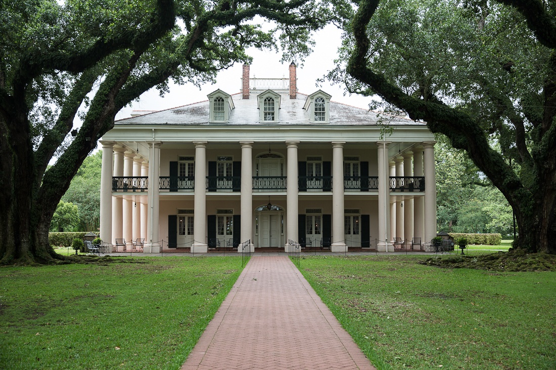 an-afternoon-in-new-orleans-visiting-oak-alley-plantation-sher-she-goes