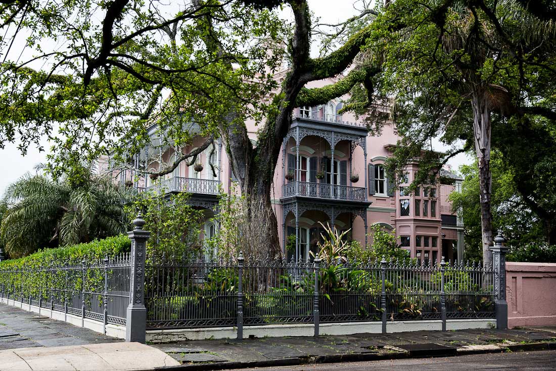 new orleans garden district grand houses walking tour