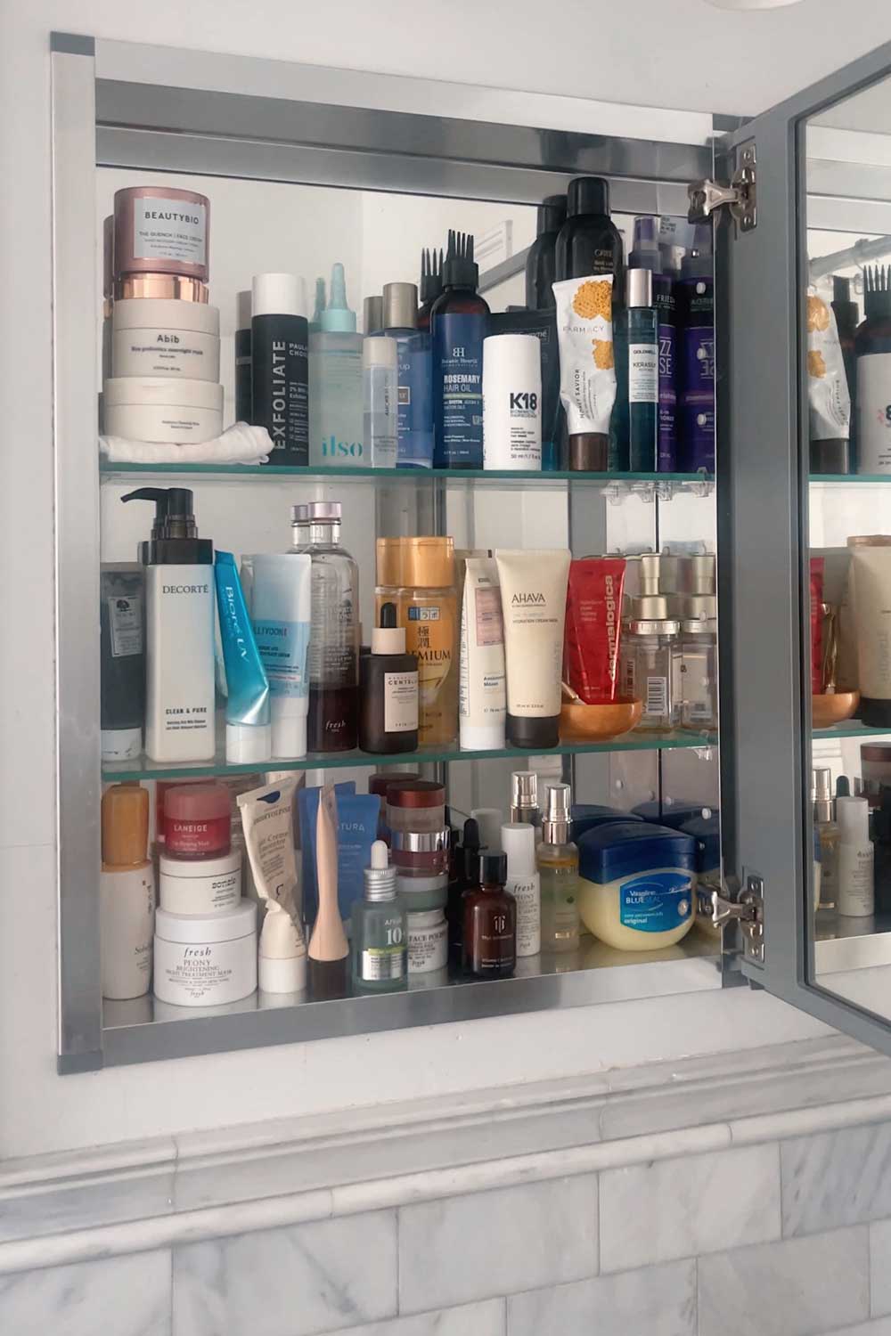 nyc-apartment-bathroom-beauty-shelf-skincare