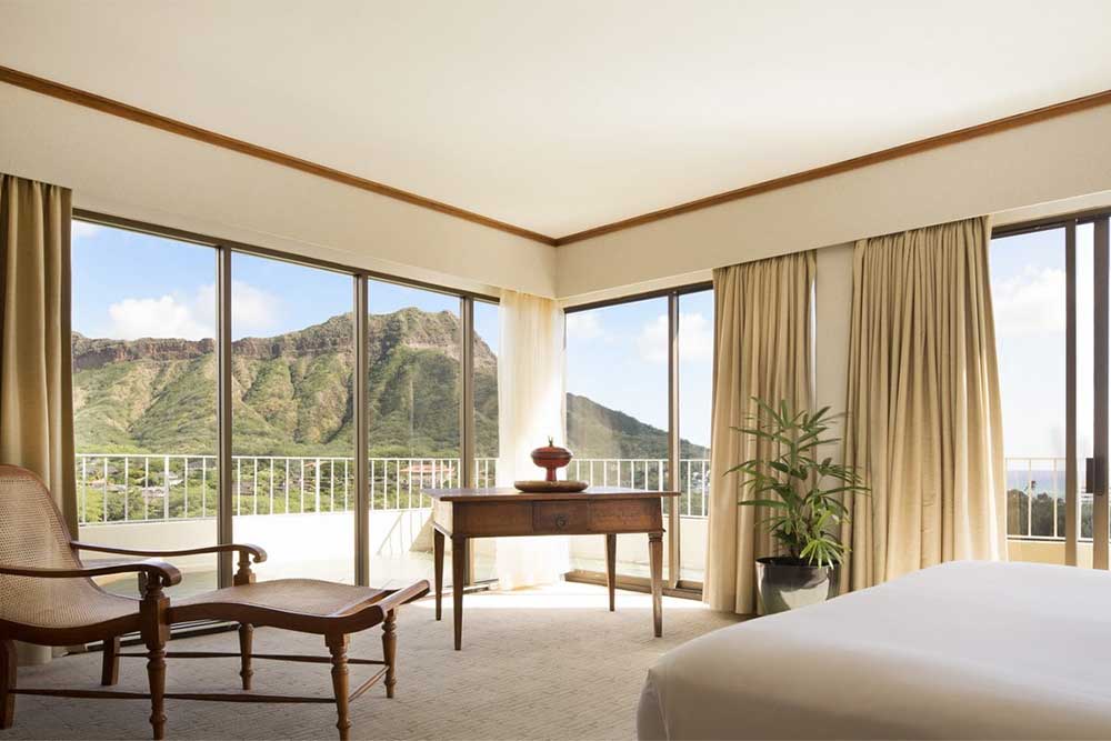 oceanfront-hotels-in-oahu-lotus-honolulu-at-diamond-head