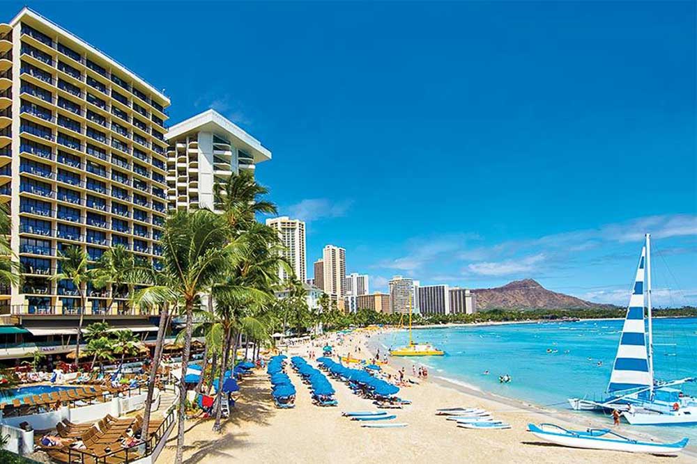 The 7 Best Hotels in Oahu Right On Waikiki Beach!