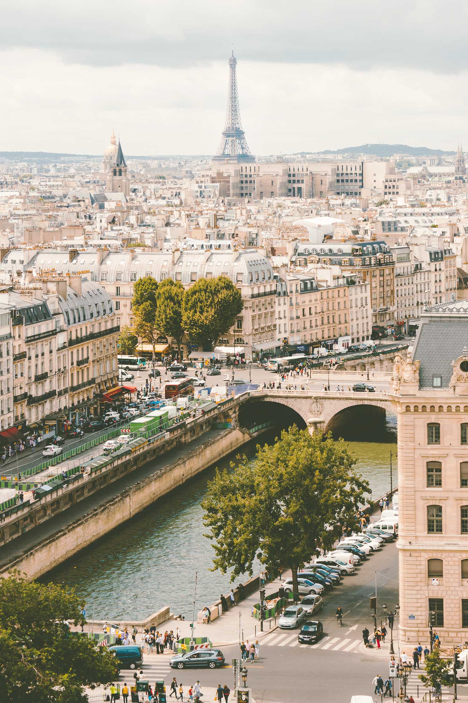 Dream vacation: Stay at a Hotel in Paris with a View of the Eiffel Tower -  Mostly Amélie