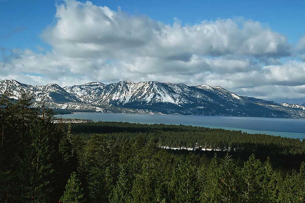 skiing-on-the-west-coast-vs-east-coast