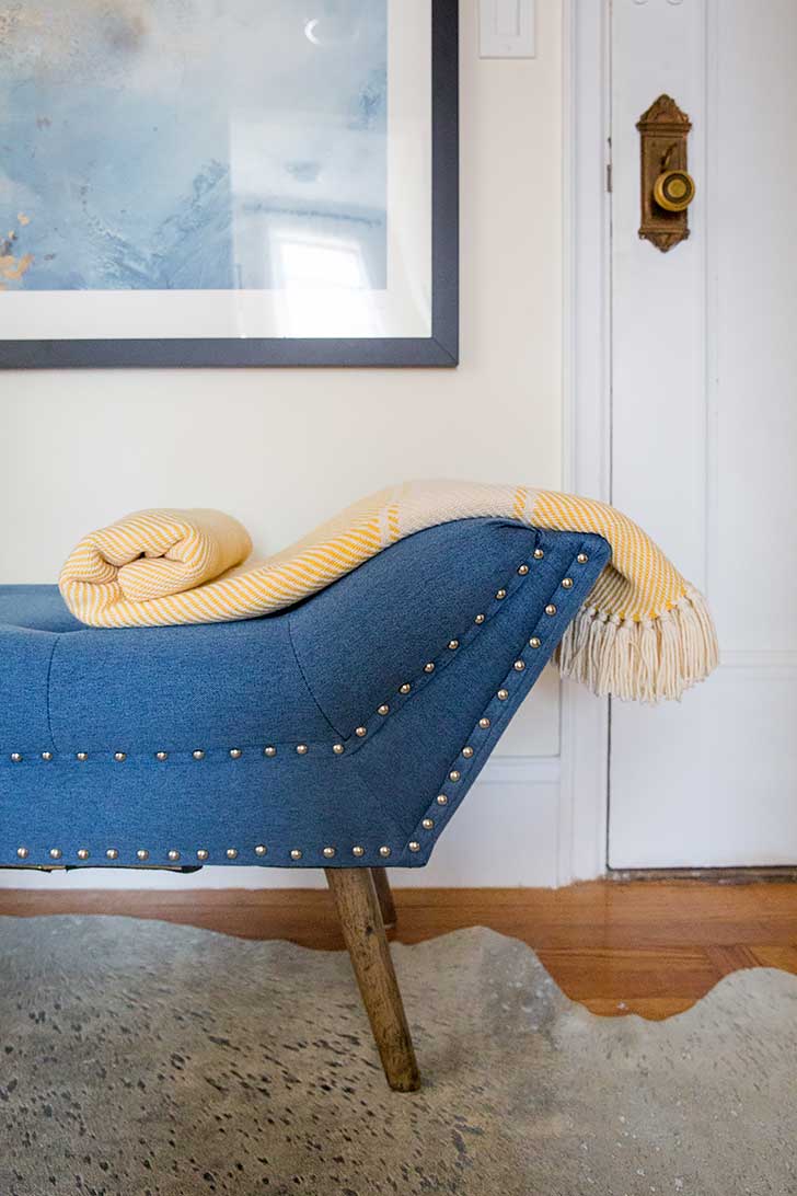 Decorating ideas to make the most of a small apartment entryway ...