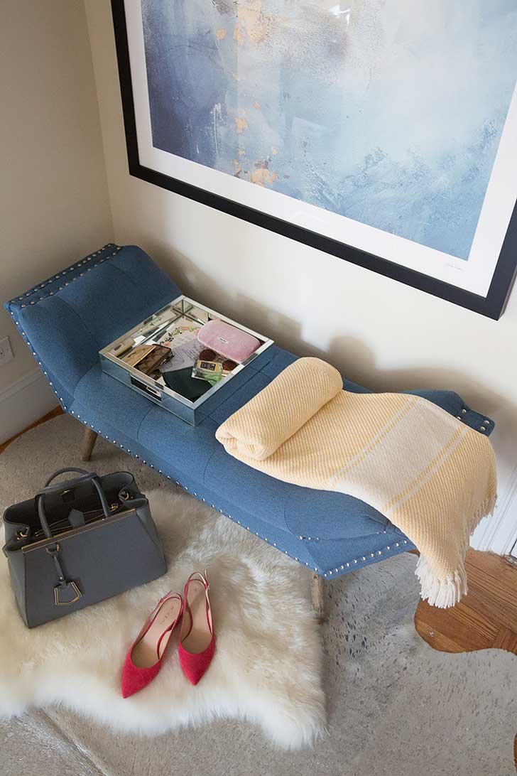 Decorating ideas to make the most of a small apartment entryway ...