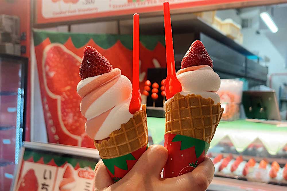 strawberry-mania-ice-cream-cones-in-dotonburi-osaka-japan