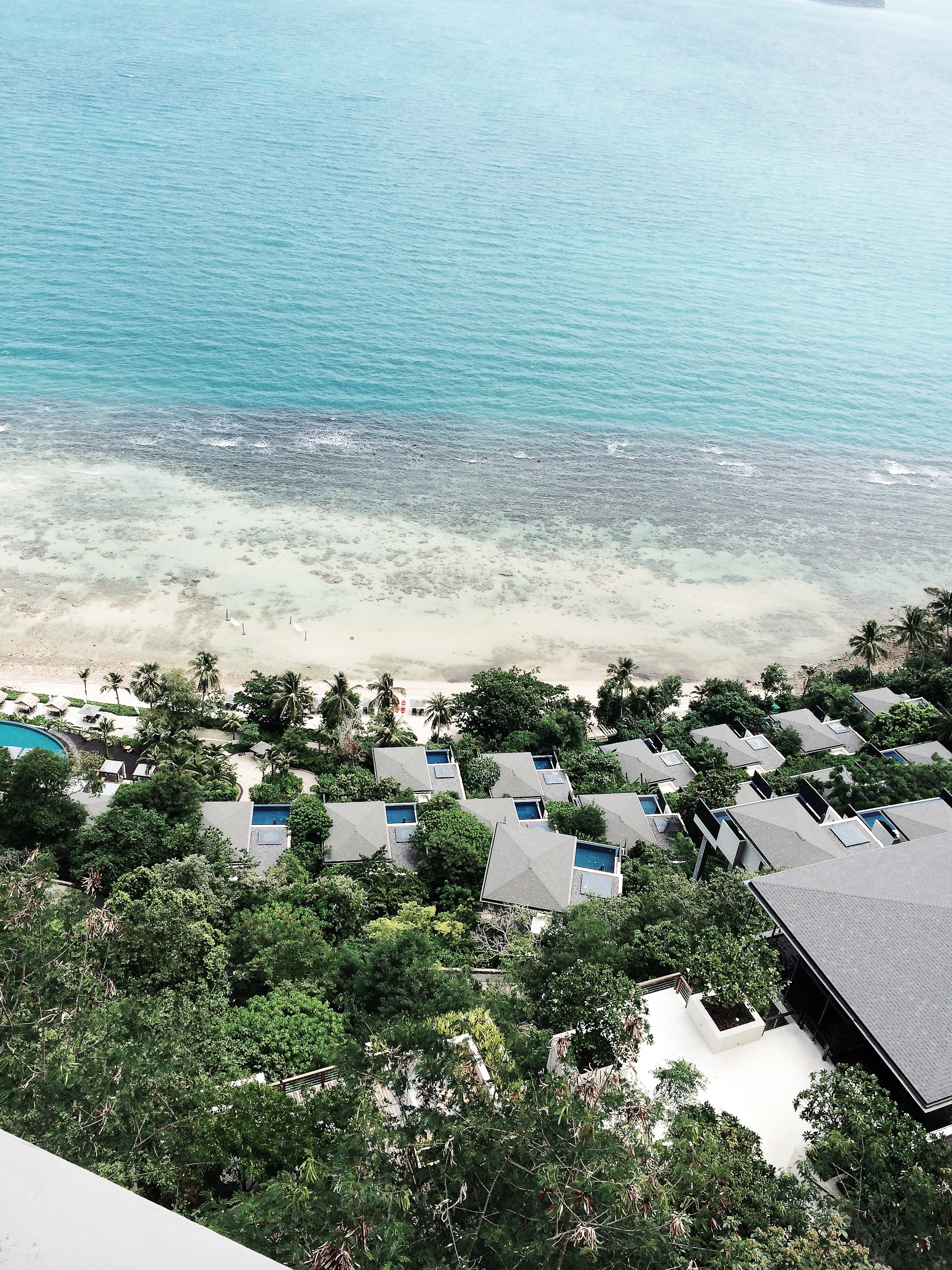 thajsko conrad koh samui ko samui hotel villa suite ocean front view beach soukromý nekonečný bazén sunst thajské jídlo koktejl bazén ostrově snorkle šnorchlování čerstvé squeeze šťáva guava, meloun jablko dragonfruit ostrov paradise sher chodí shershegoes.com