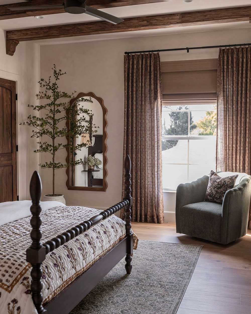 two-pages-sara-le-copper-drapes-and-lay-teak-roman-shades