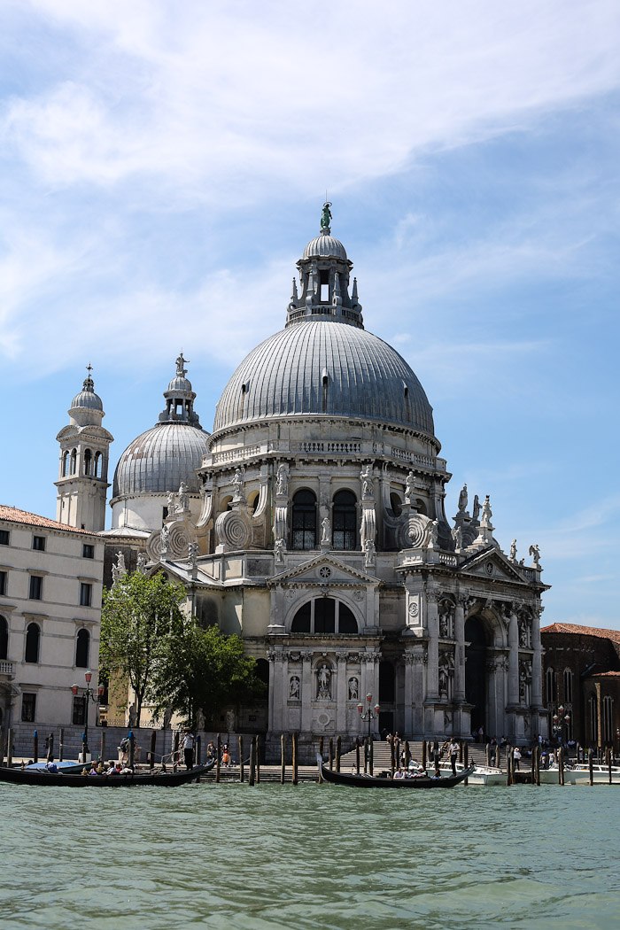 venezia europe travel hotel entryway columns basilica light pink marble doge palace