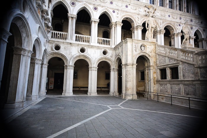 venezia europe travel hotel entryway columns basilica light pink marble doge palace